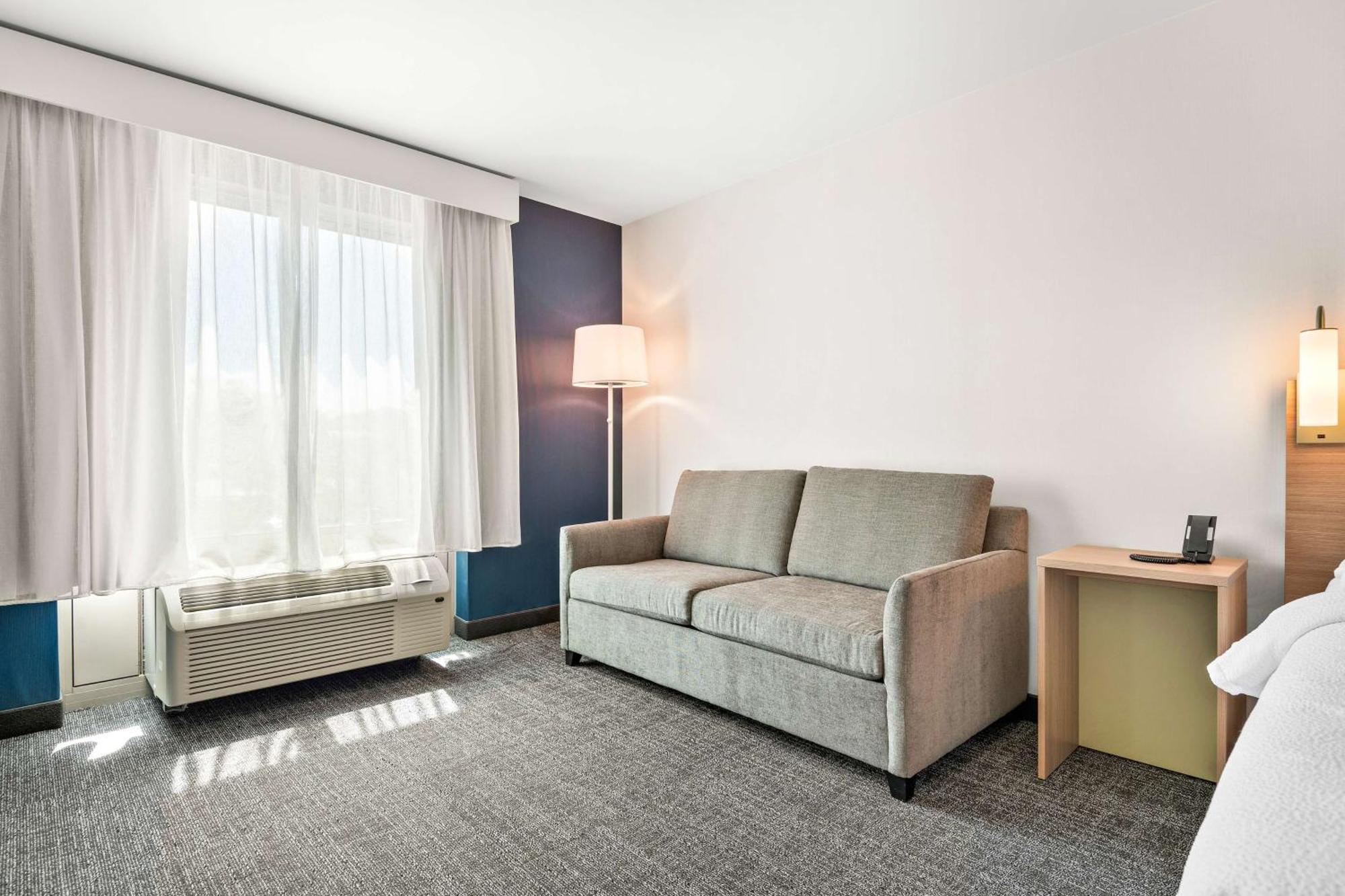 Spark By Hilton 엑톤 외부 사진